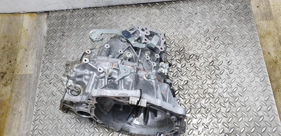 TOYOTA YARIS MK4 (XP210) 1.5 Petrol M15A-FKS 6 Speed gearbox 30300-0D510 - Image 3 of 4