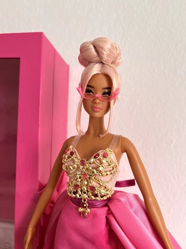 Barbie Barbie Signature Pink Collection Doll - NEU UND UNBESPIELT!