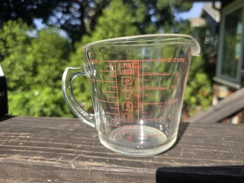 Vintage Pyrex Measuring Cup 508  1 Cup 8oz Red Lettering Closed D Handle