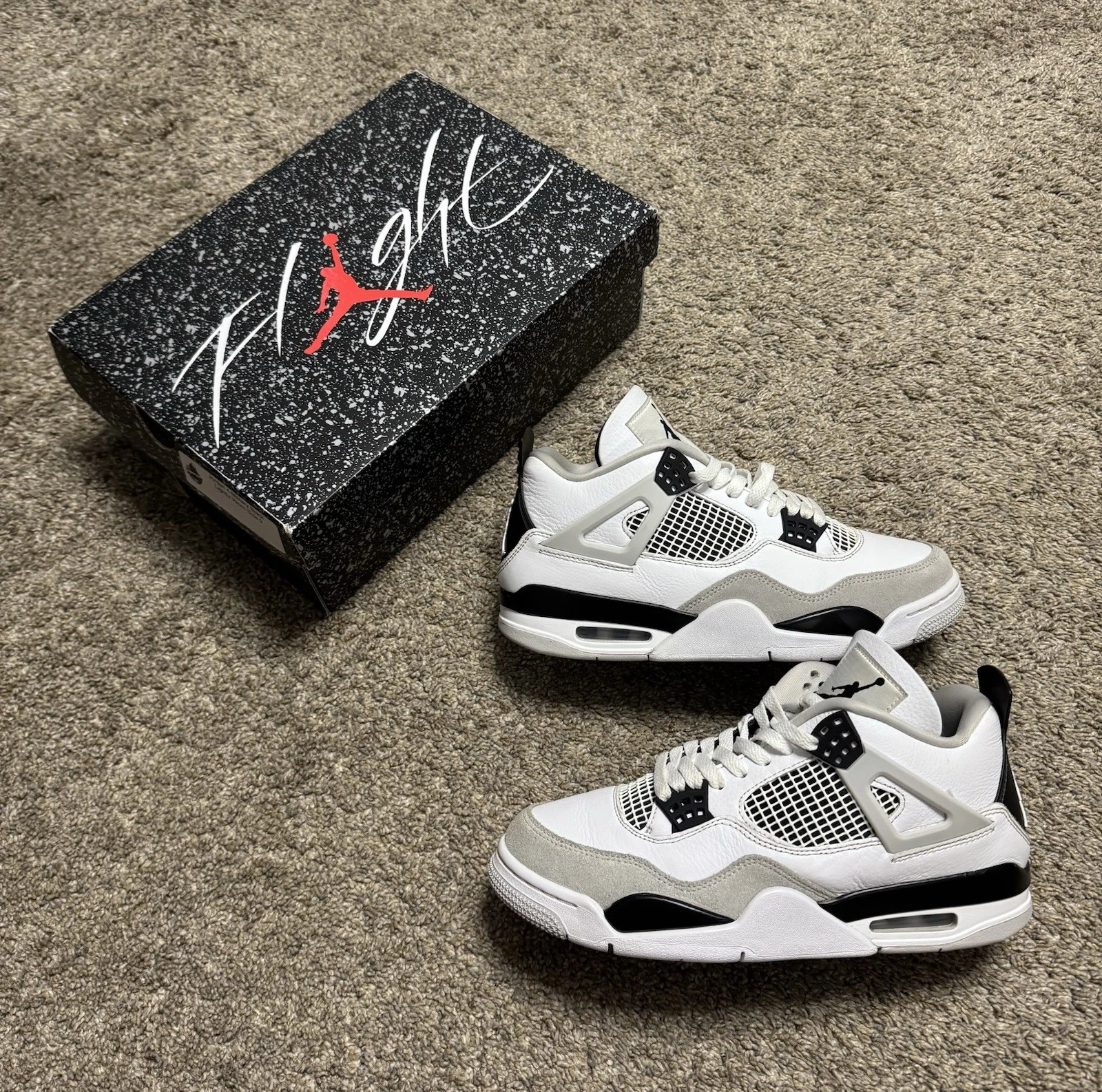 Jordan 4 nero militare taglia 9