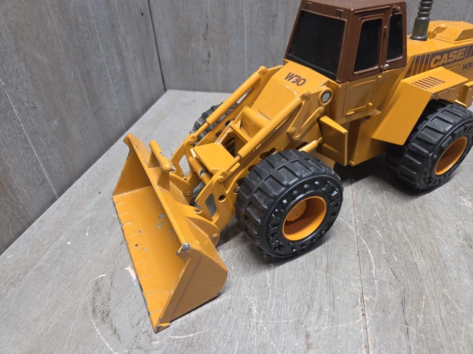 Estuche ERTL W30 de colección 1/16 cargador frontal fundido a presión lectura. Foto 2 de 4