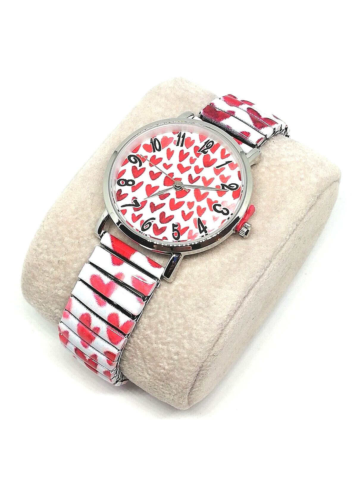 Montre quartz femme en acier argenté et blanc avec cadran à motif coeur rouge