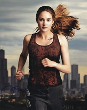 SHAILENE WOODLEY signed autograph 20x25cm DIVERGENT in person autograph COA