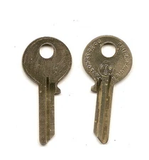 1 VINTAGE NOS VOLVO  KEY BLANK V70B  TAYLOR LOCK & CO. 