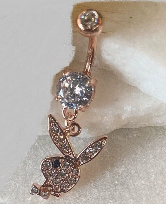 Anillo colgante de diamantes de corte redondo de 2 quilates para mujer conejo ombligo enchapado en oro rosa de 14 quilates Foto 2 de 4