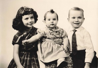 VTG Photo Children Family Sibling Boy & Girls Nice Clothes Fashion