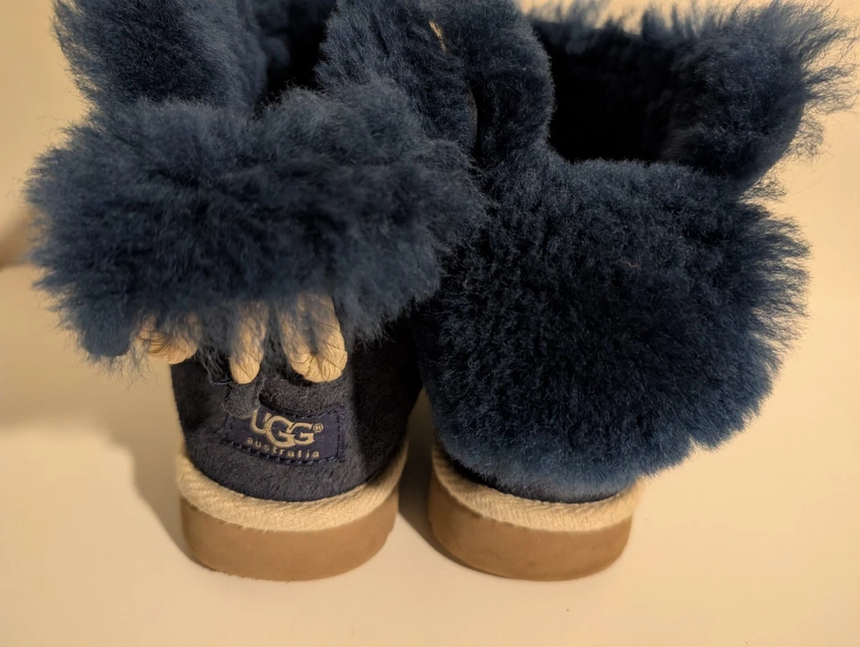 Botas femininas UGG tamanho 7 mini selene denim camurça azul P/N 1006493 - Imagem 4 de 4