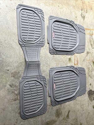 One set of floor mats