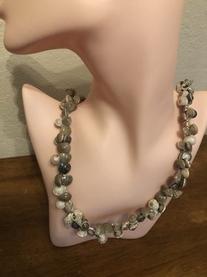 Vintage Natural Sea Snail Shell Necklace Hawaiian Surfer Style (H1)