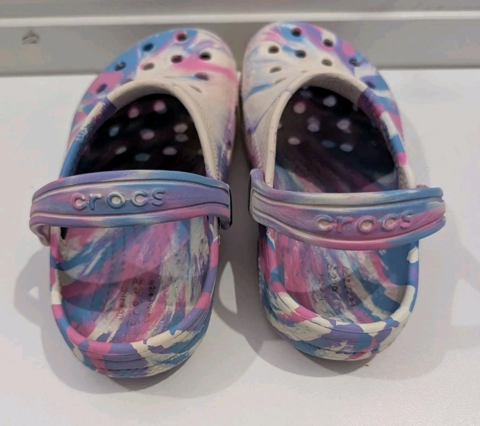 Tamancos Crocs clássicos tingimento de gravata mármore lavanda azul rosa meninas tamanho C 12  - Imagem 3 de 4