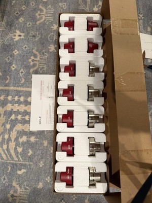 Sub-Zero Wolf Knob Kit (stainless steel and red)