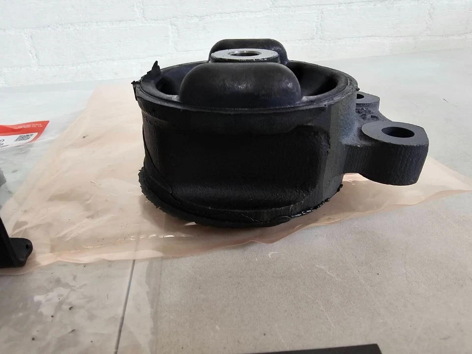 Genuine HONDA OEM ACTY HA4 HA5 HH3 HH4 ACTY TRUCK HA3 HA4 Engine Mount Set of 2 - Imagem 4 de 4