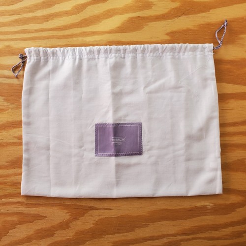 Coach Staubbeutel grau mit Logo Größe 15X12 gebraucht. A164