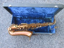 Holton Collegiate Alto Saxophone With Case 1940 CLEAN PLAYS, SUGGEST PADS