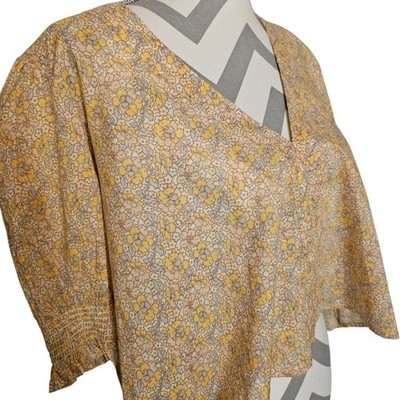 Urban Outfitters Ditsy Pale Yellow Floral Smocked Puff Sleeve Crop size small