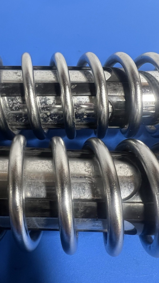 しょーご Pair SHOWA Motorcycle Rear Shocks – Chrome OEM Suspension – Used