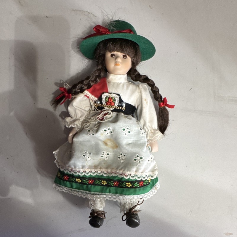 Girl Doll Traditional Folk Costume w/ Hat Braided Brown Hair Brown Eyes