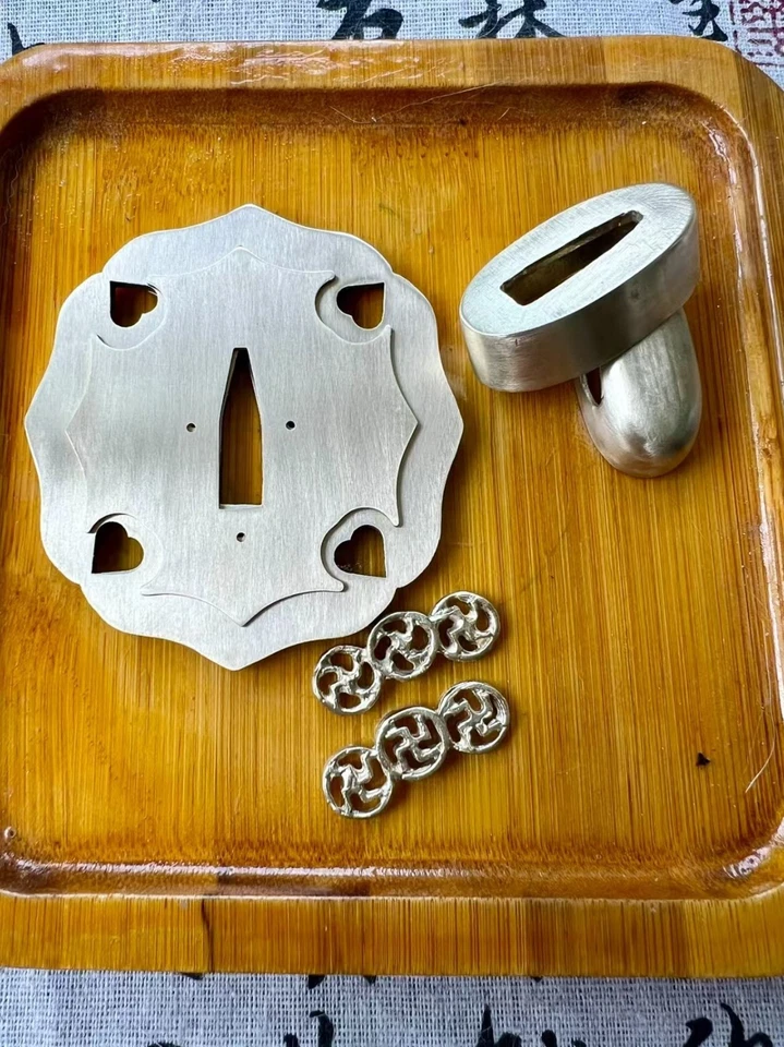 Solid Brass Tsuba Fuchi kashira Menuki Japanese Samurai Sword Wakizashi Tanto - Image 3 of 4