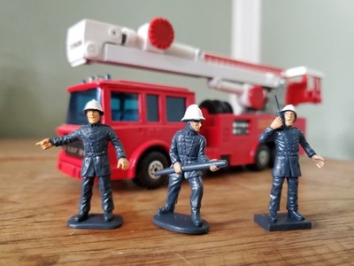Matchbox Super Kings 1979 K-39 Simon Snorkel Fire Engine Firefighter Figures