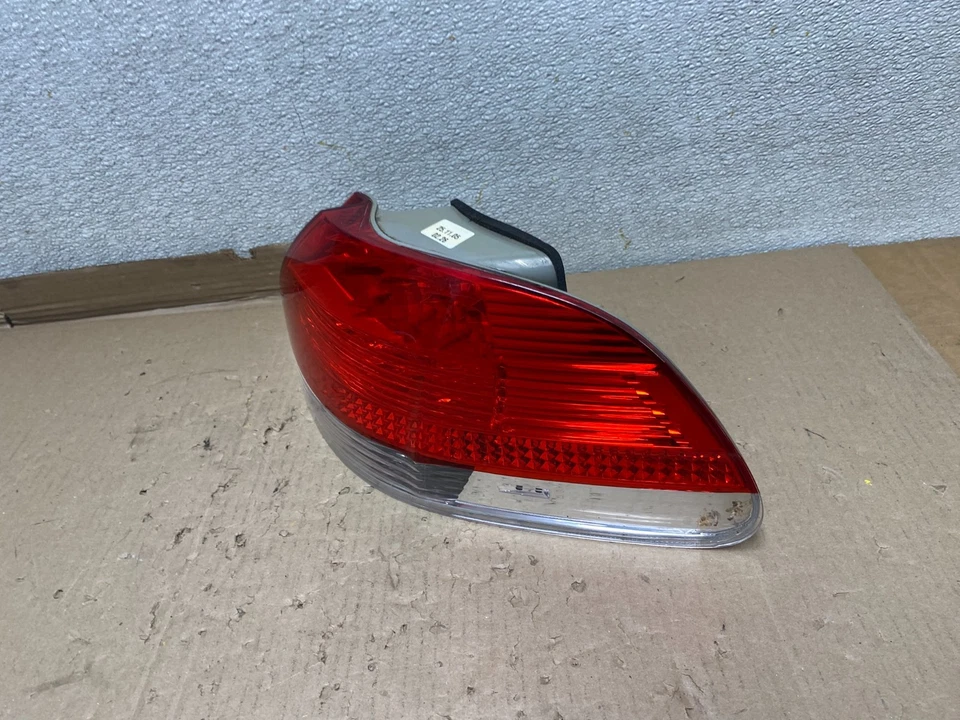 Luz trasera del pasajero derecho BMW 7-Series 750li 760li 2006 2007 2008 fabricante original U1151 DW Foto 2 de 4