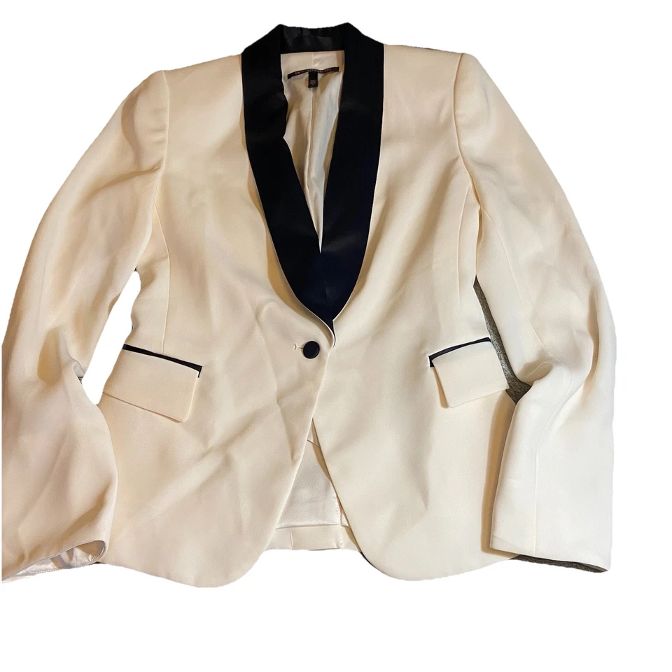 Chaqueta Blazer Esmoquin Victorias Secret Ajustada Contraste Borde Negro Talla 0 Ropa de Hombre Foto 3 de 4