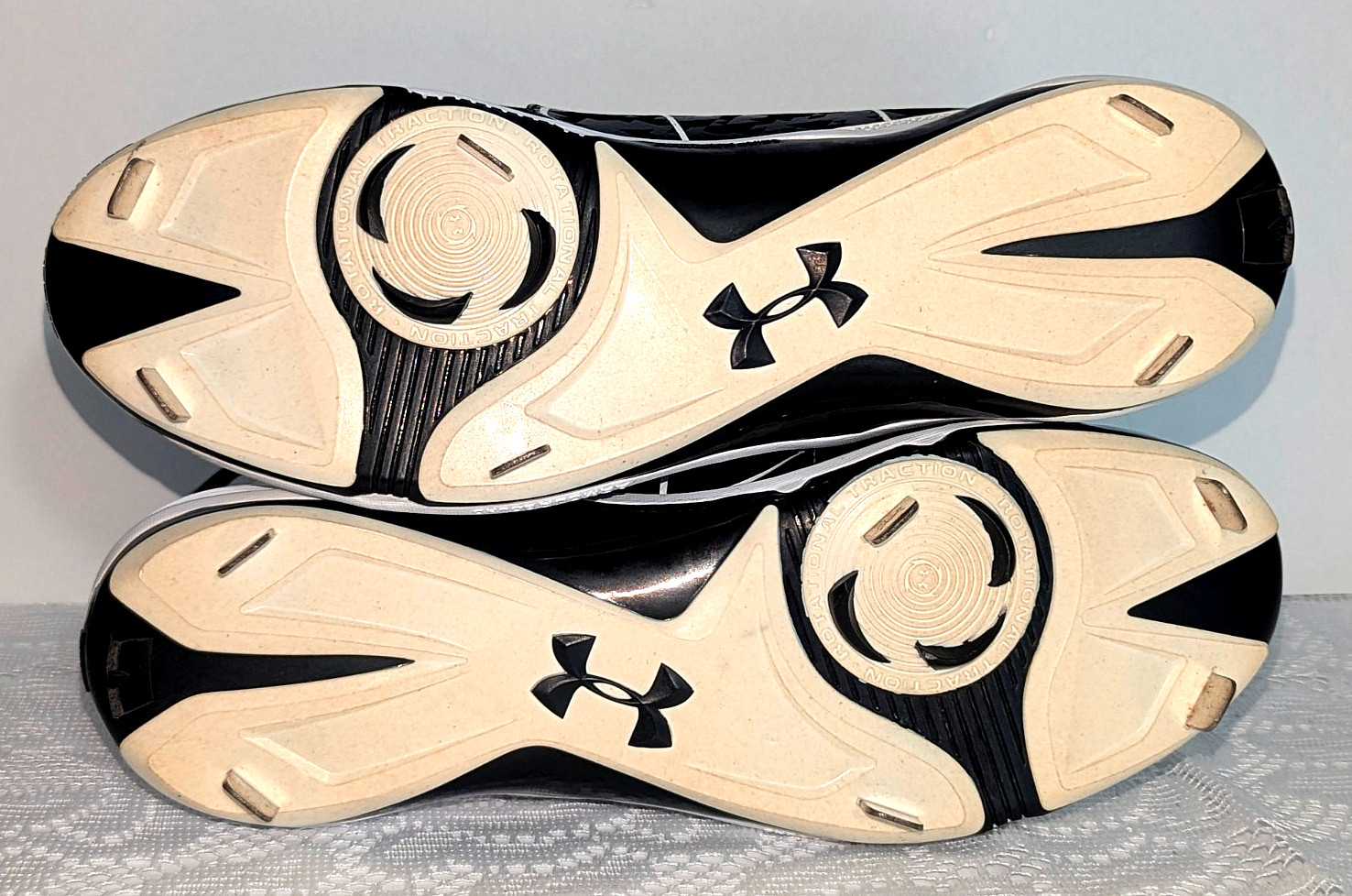 Under Armour Mens Baseball Metal Cleats MLB Authentic Collection Black White 13 thumbnail 7