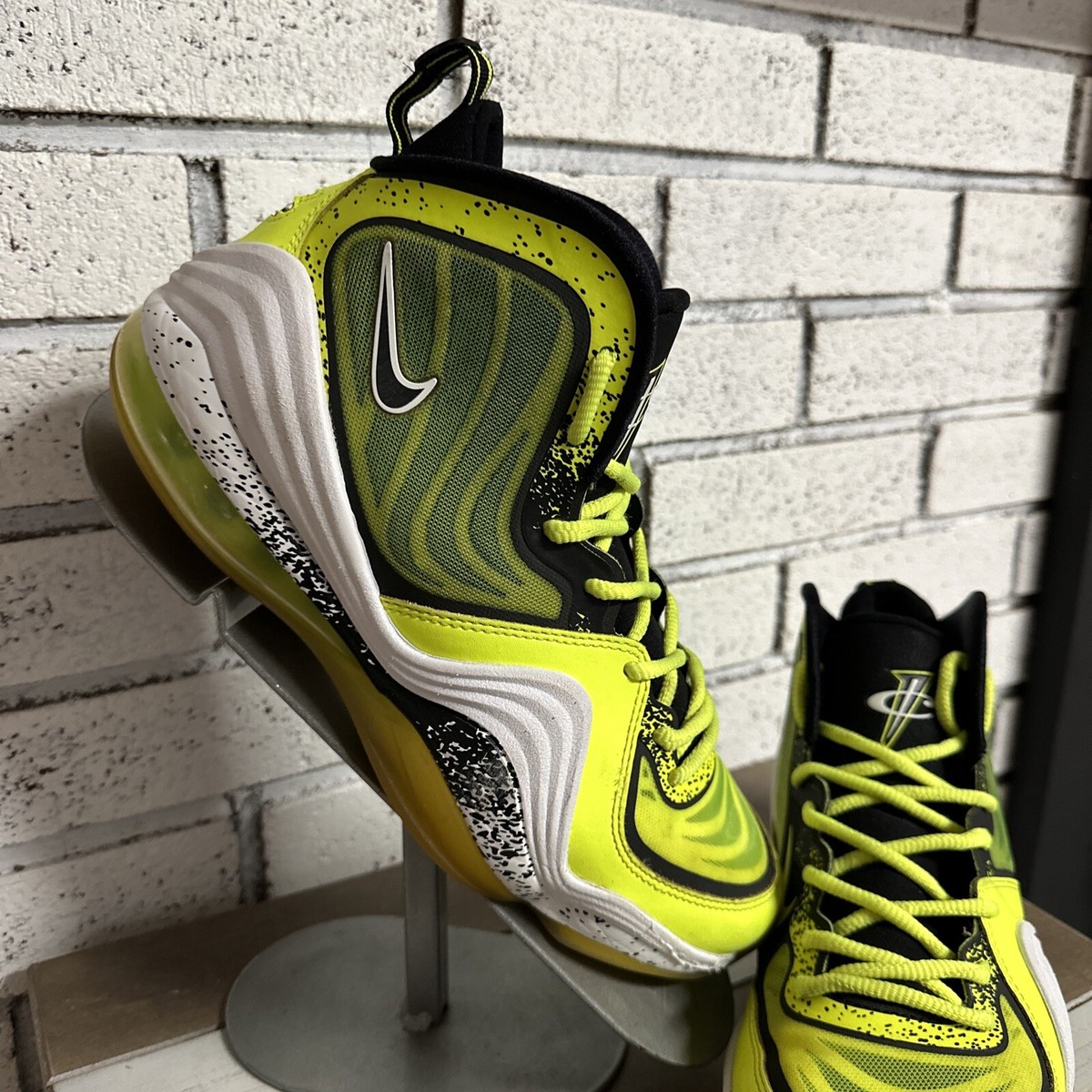Nike Air Penny V 5 Volt Green Sz 9 628568-701 Men's Basketball