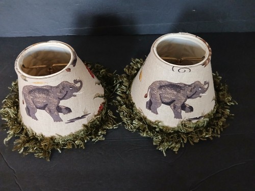 2 Clip auf Stoff Lampenschirme mit Borte Elefant ausgefallen exotisch 5" Höhe - Bild 1 von 9