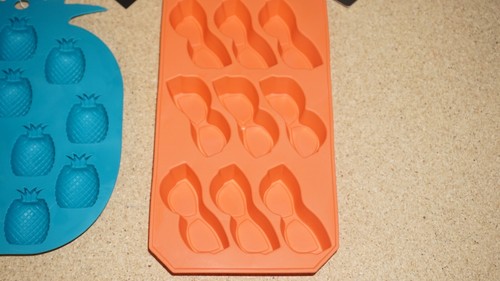 (3 Set) Mainstays Ice Mold Trays Pineapple Sunglasses Stars Summer Fun - Picture 3 of 4