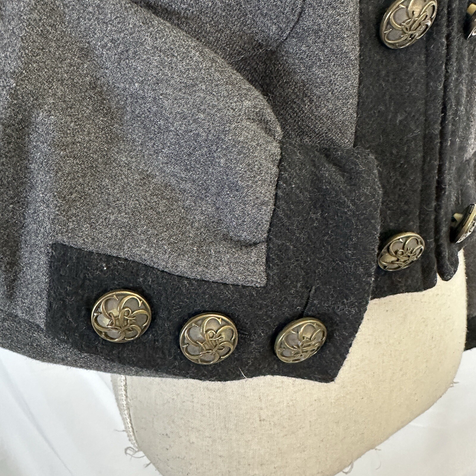 VTG Moschino Cheap and Chic Gray Wool Cropped Jacket Size 10 US Military