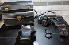 Minolta Maxxum 7000 35mm SLR Camera AF 50mm f/1.7 Flash Manuals Case
