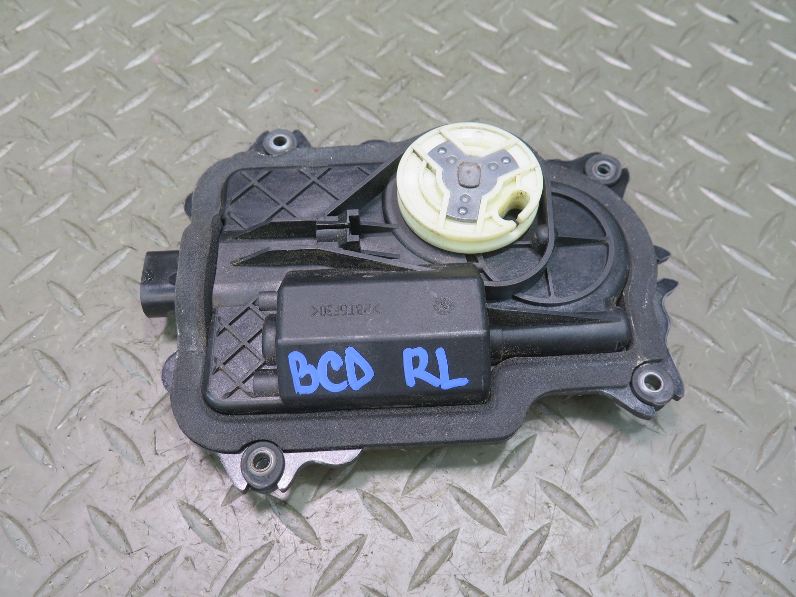 2006-2012 BENTLEY FLYING SPUR REAR LEFT DOOR LOCK SOFT CLOSE ACTUATOR MOTOR