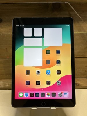 Apple iPad 8th Gen. 32GB, Wi-Fi + 4G (Unlocked), 10.2 in - Space Gray *READ*