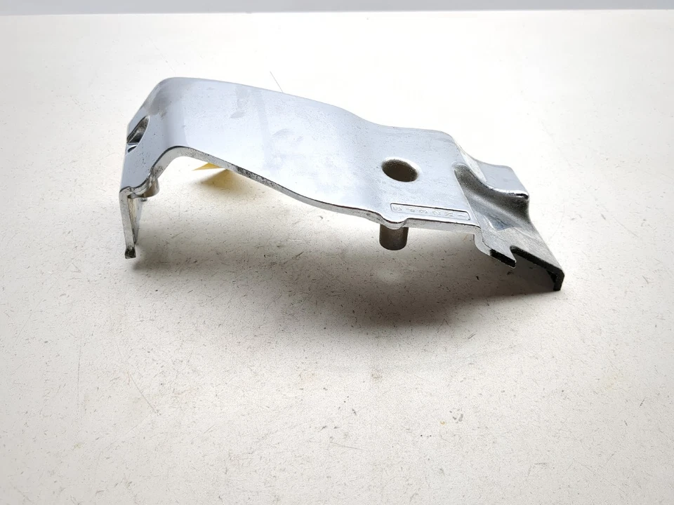 92-04 Cubierta de piñón delantero cromado Suzuki VL 800 Intruder Foto 4 de 4