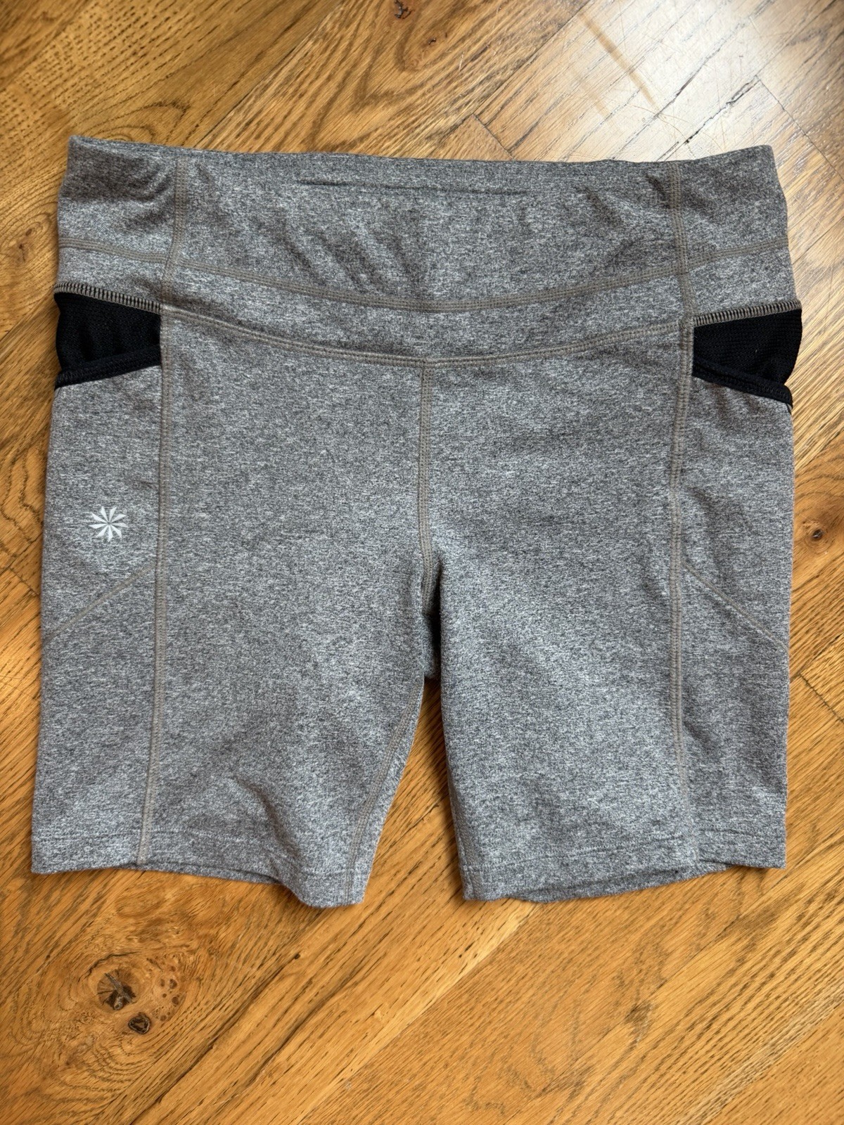 Athleta Biker Shorts Be Free SMALL Women Gray Pockets Athletic Activewear Gym-image