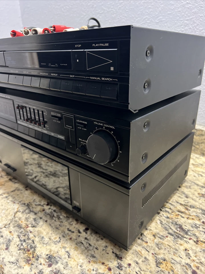 ⭐️Amplificador estéreo Kenwood KM-106, KC-206 amplificador de control/DP-560 reproductor de CD REPARADO Foto 3 de 4