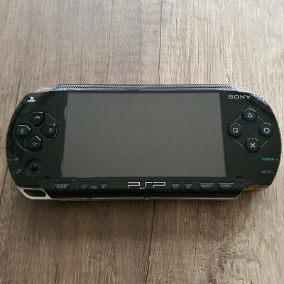 PSP - Playstation Portable   Schwarz Handheld-Spielkonsole (PSP-1004)  