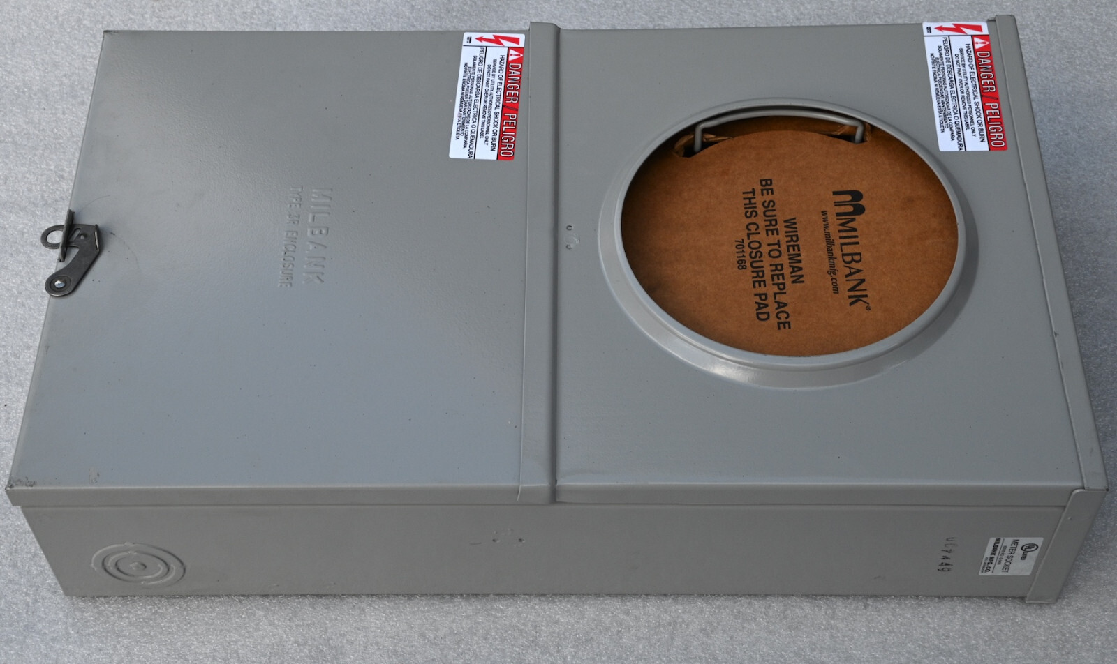 Milbank NEW Ringless Meter Socket Base Panel 3 Phase 600v UC7449-XL