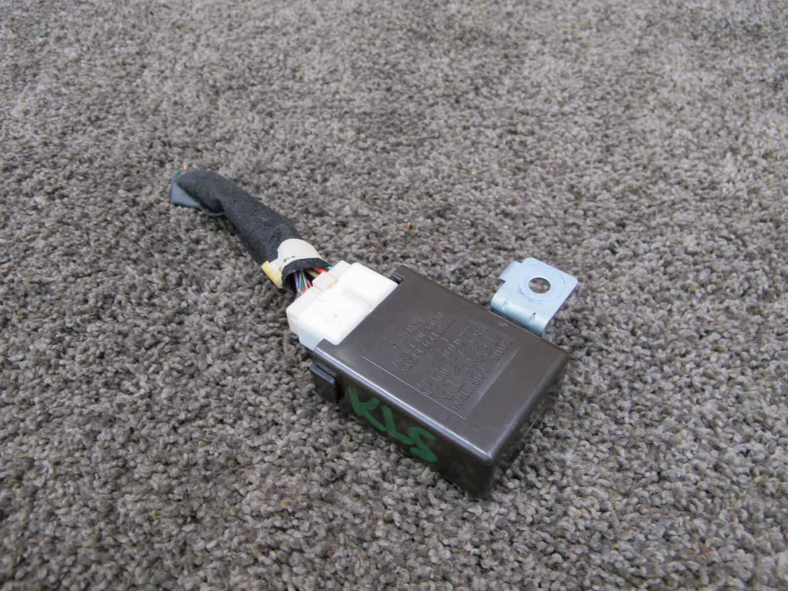 🥇9597 LEXUS UCF20 LS400 SUNROOF RELAY CONTROL MODULE 8592150020 OEM