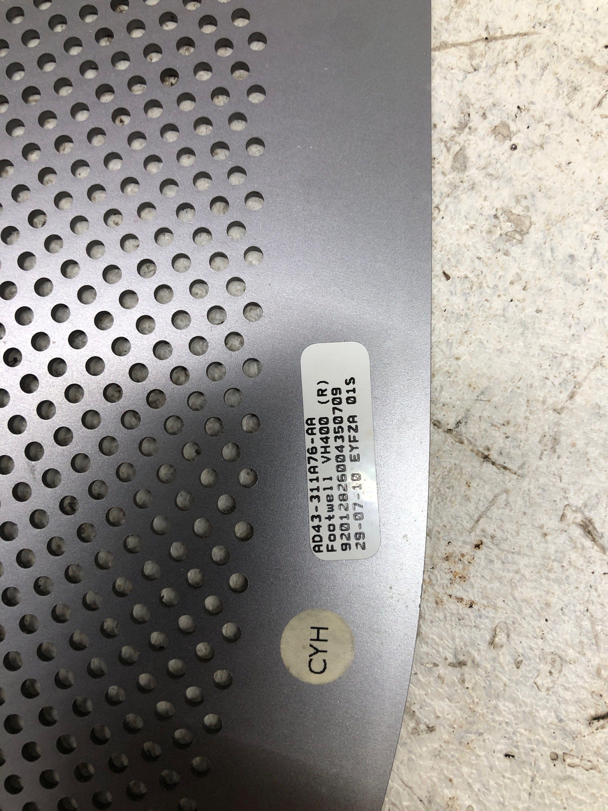 ASTON MARTIN RAPIDE FRONT RIGHT CENTER MIDDLE FOOTWELL BANG OLUFSEN SPEAKER TRIM