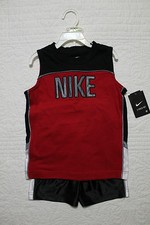 NEW BOYS NIKE 2 PIECE SET SHIRT AND SHORTS SPORTS OUTFIT NWT 40 RED BLACK WHITE