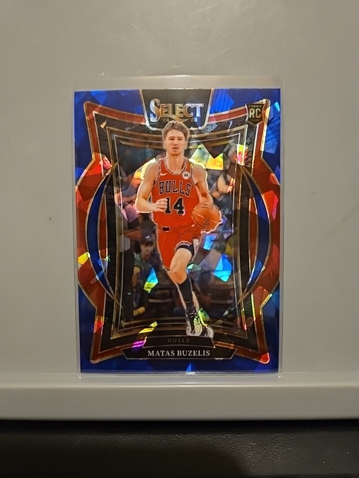 2024-25 Panini Select - Concourse Matas Buzelis #70 Blue Cracked Ice Prizm (RC)