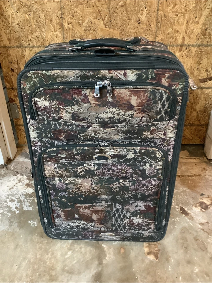 Vintage Atlantic Suitcase Green Floral. Telescoping With Wheels. 25” Tall. - Image 4 of 4