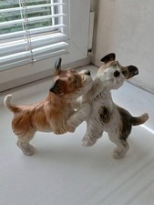 Statuina porcellana Karl Ens vintage cani che giocano Volkstedt Germania