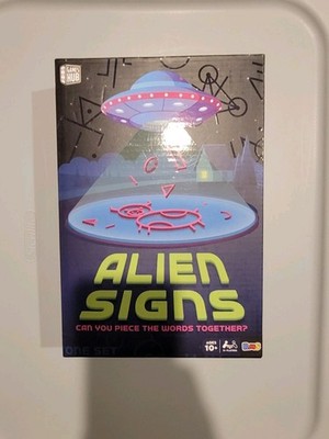 RMS Games Hub - Alien Signs New Friends & Family Game Night Fun Sci-Fi Set NISB