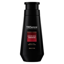 TRESemmé Keratin Seal Smooth Shampoo 400 ml Up to 3 days frizz protection*