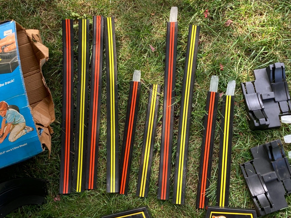 Винтажный набор игрушек Hot Wheels Wipeout гоночный трек 1547 неполный продается как есть на запчасти - Изображение 4 из 4