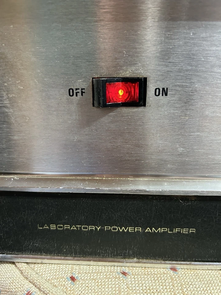 Vintage Crown DC300A  2-Channel Stereo Power Amplifier For Rack System. Works. - Image 2 of 4