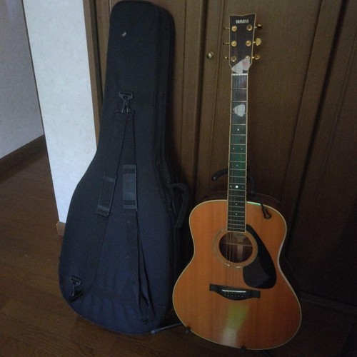 YAMAHA LL6 acoustic guitar