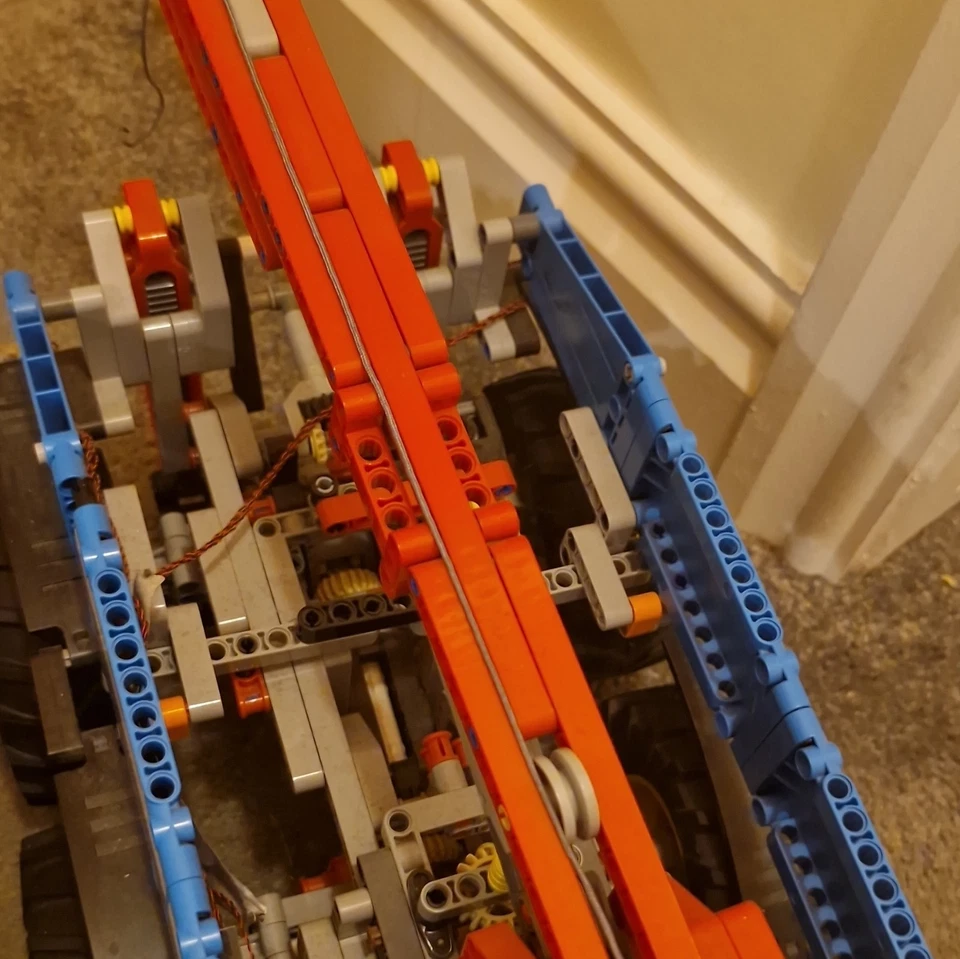 LEGO Technic 8285 Tow Truck, photo 3 of 5